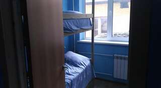 Гостиница Хостел «Матрас, Матрос и Альбатрос» Владивосток Кровать в общем четырехместном номере для мужчин и женщин-3