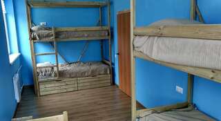 Гостиница Хостел «Матрас, Матрос и Альбатрос» Владивосток Спальное место на двухъярусной кровати в общем номере для мужчин и женщин-2